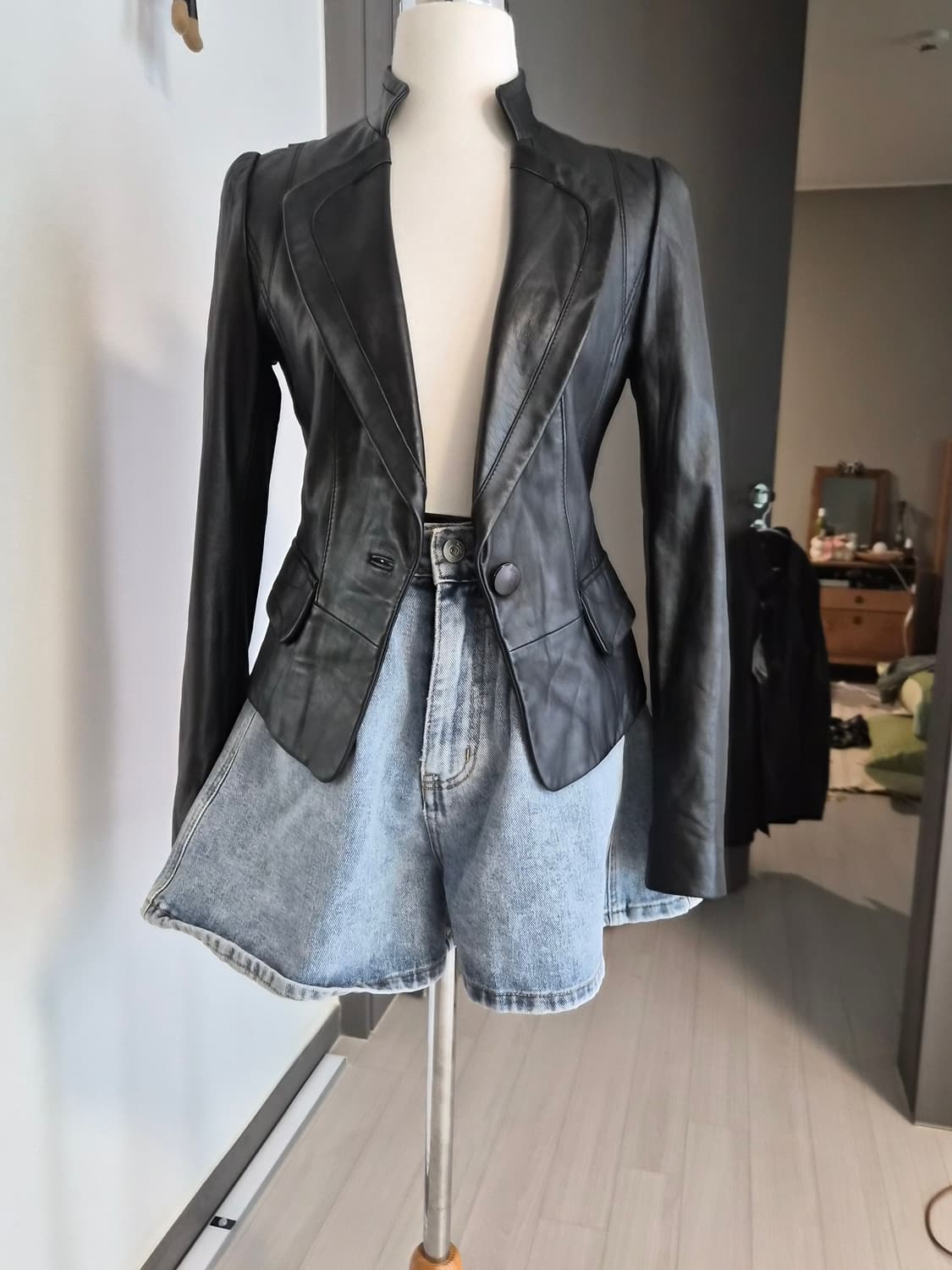 샤틀렌(CHATELAINE) 천연 양가죽 페플럼 자켓 (90사이즈) 상품이미지3