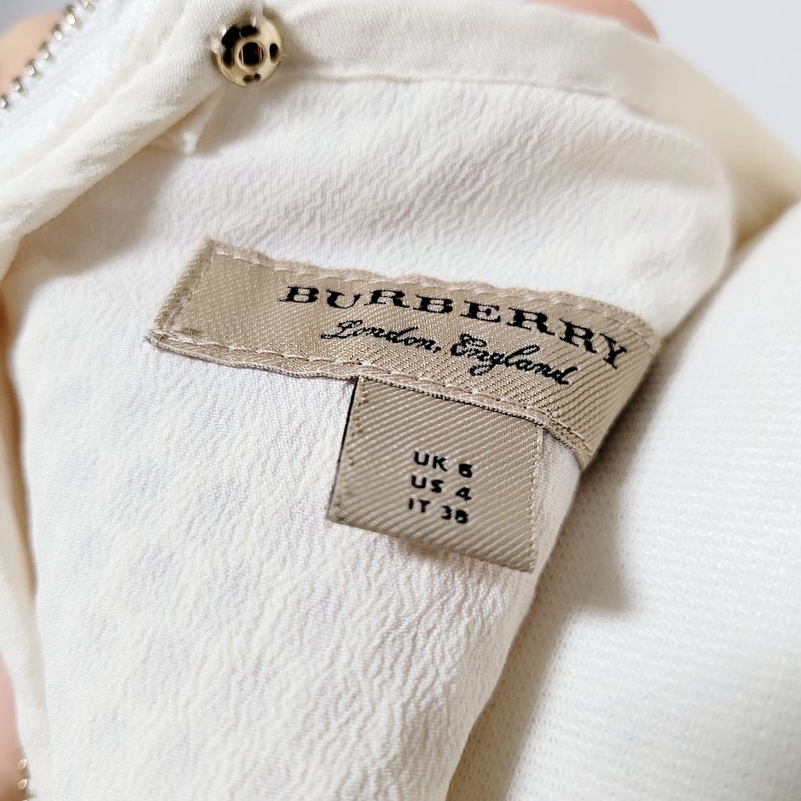 버버리 펀칭레이스 플레어 원피스 (55) 상태최상 상품이미지7