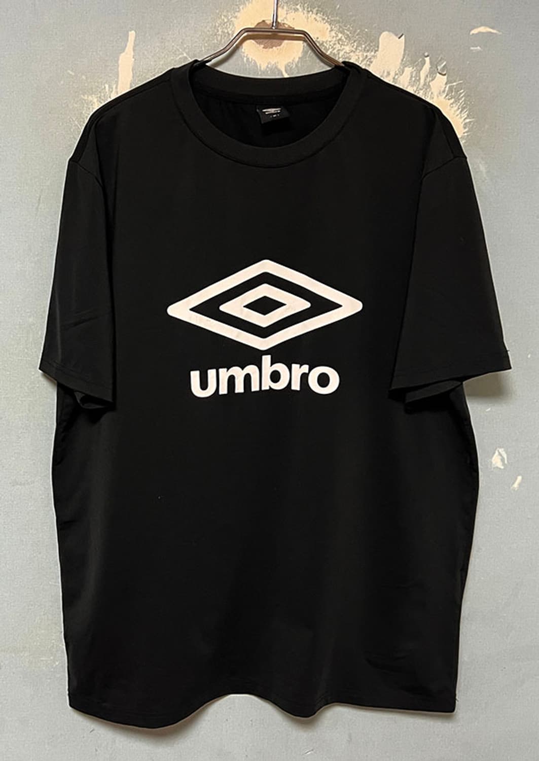 umbro 엄브로 빅로고 남자 라운드넥 기능성 반팔티 블랙 XL 105 상품이미지1