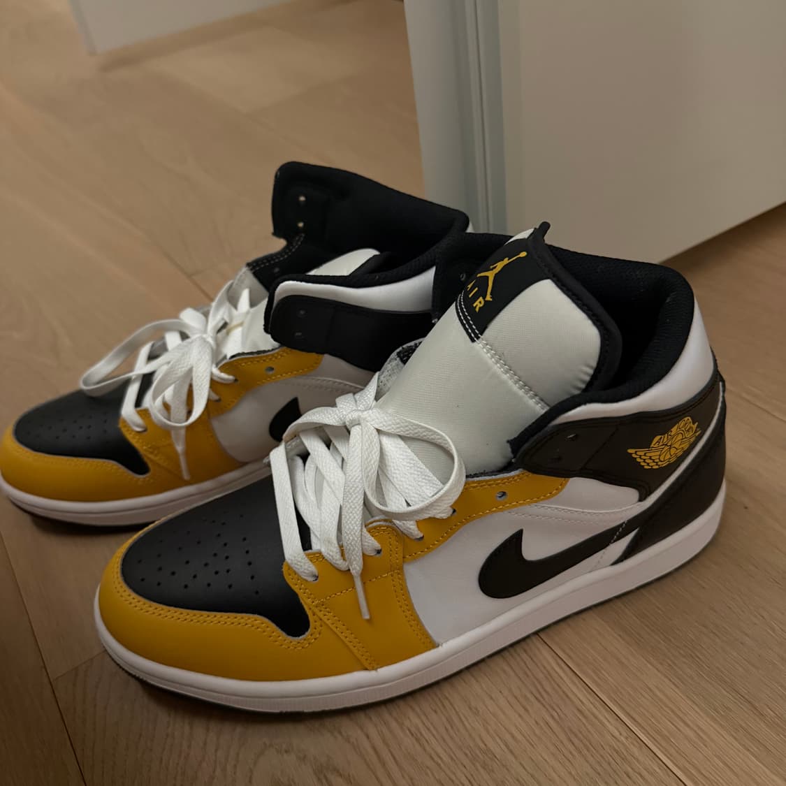 조던 1 레트로 하이 OG 택시 상품이미지2