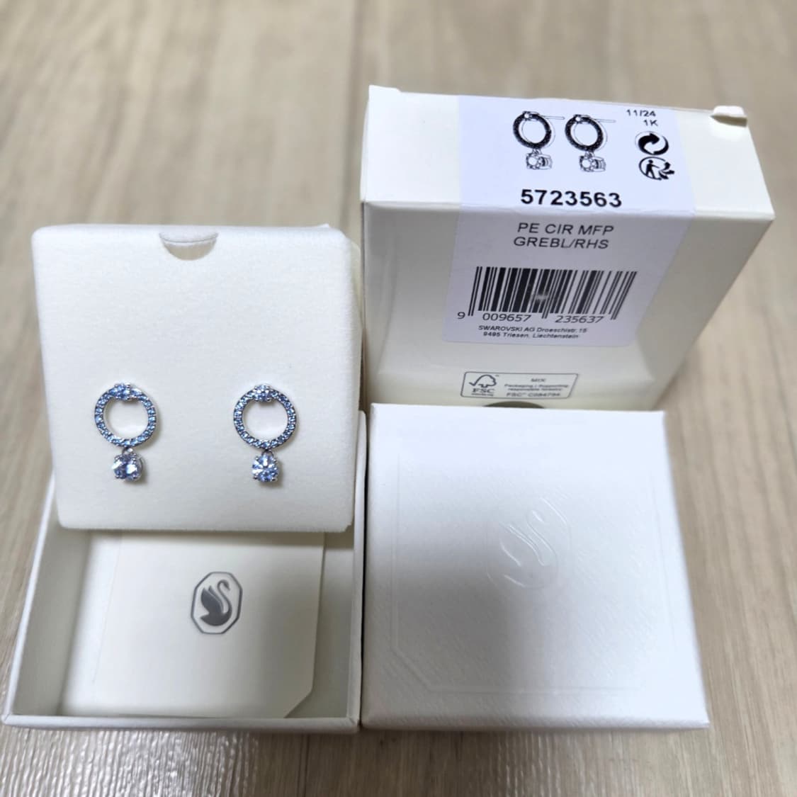새제품)스와로브스키 블루 크리스탈 드롭 귀걸이 정품 상품이미지4