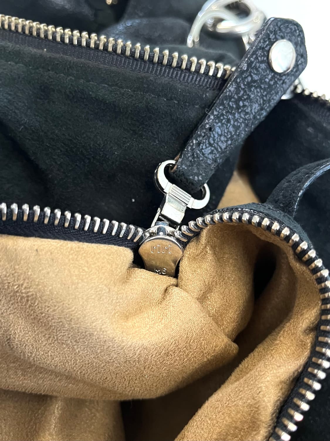 BE&D 빅 스터드 크랙 레더백 상품이미지8