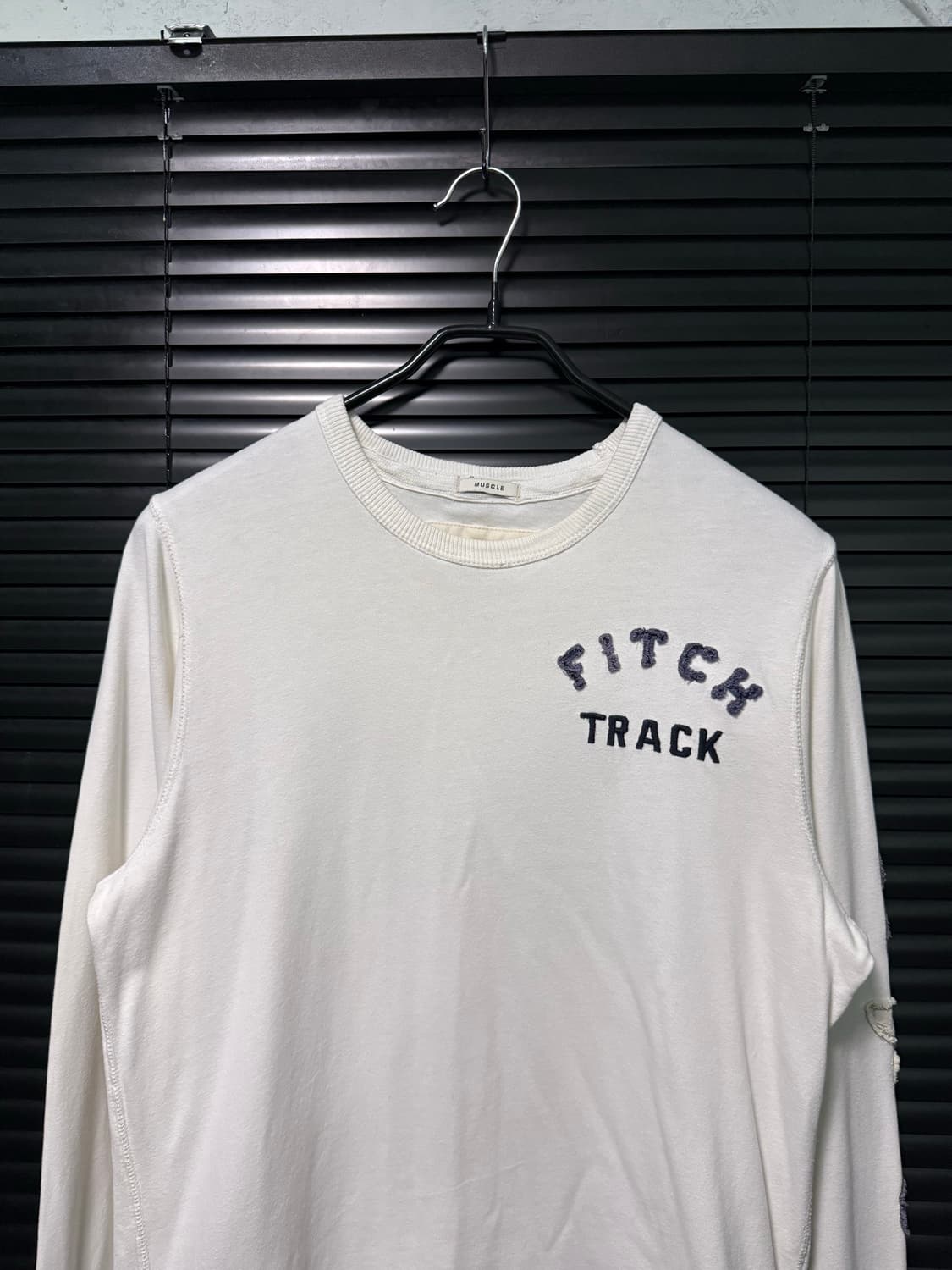 아베크롬비 피치 화이트 흰색 긴팔 롱슬리브리스 티셔츠 M 95 패치 로고 상품이미지3