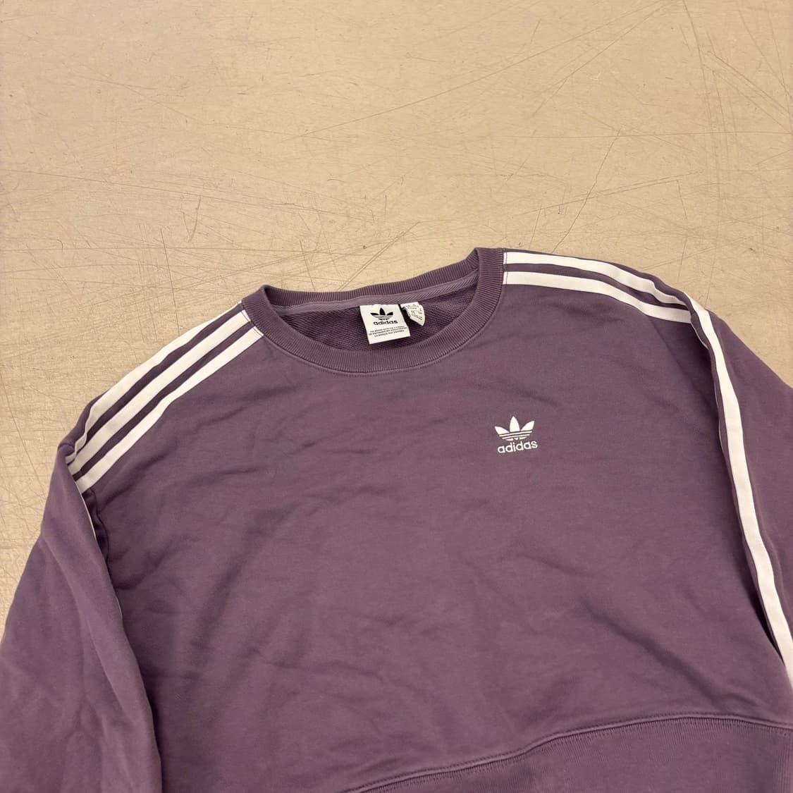 아디다스 크롭 퍼플 맨투맨 상품이미지2