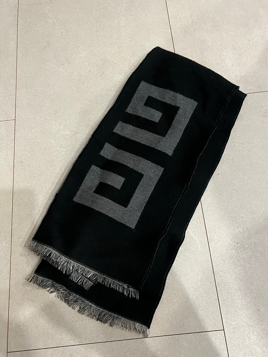 지방시 머플러 상품이미지1