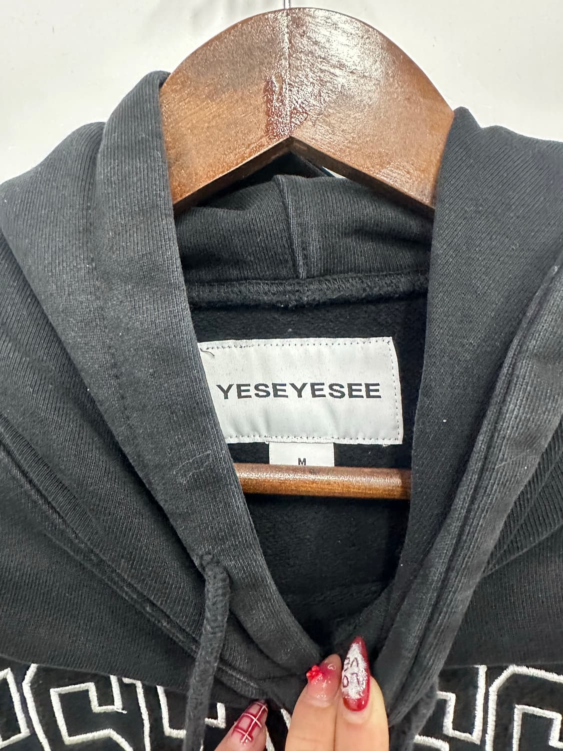 예스아이씨 블랙 후드티  상품이미지2