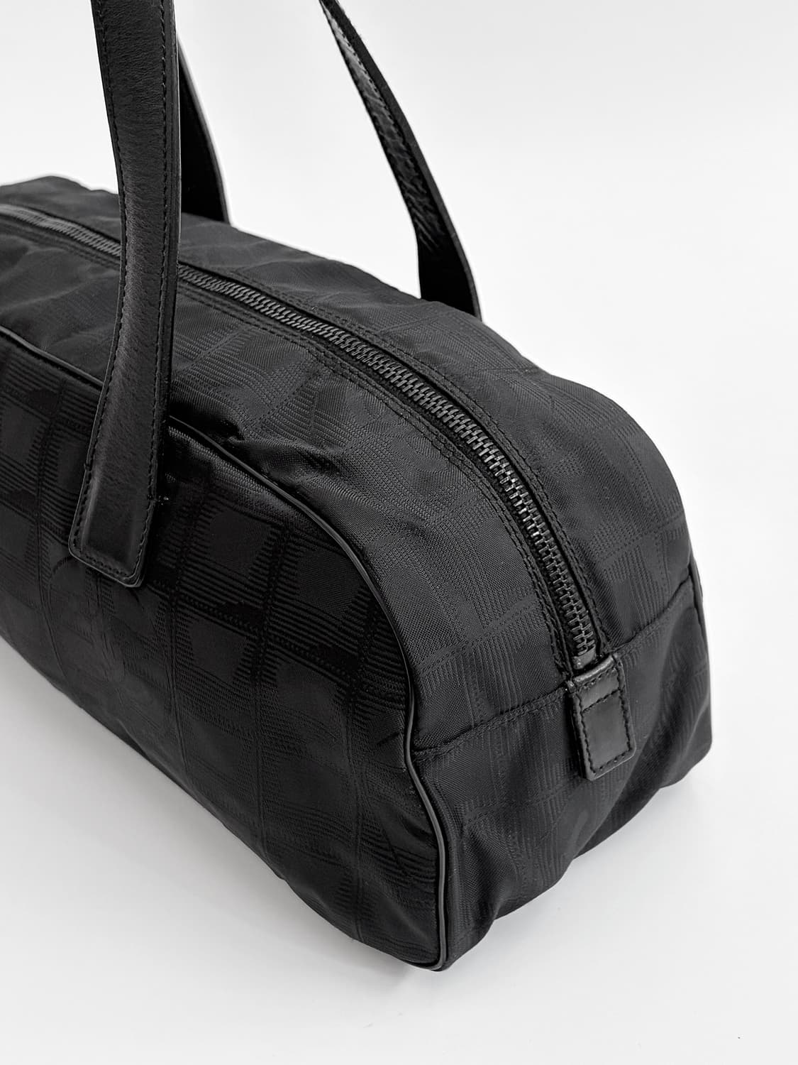 샤넬 뉴트래블라인 바게트 토트백 판매합니다. 상품이미지4