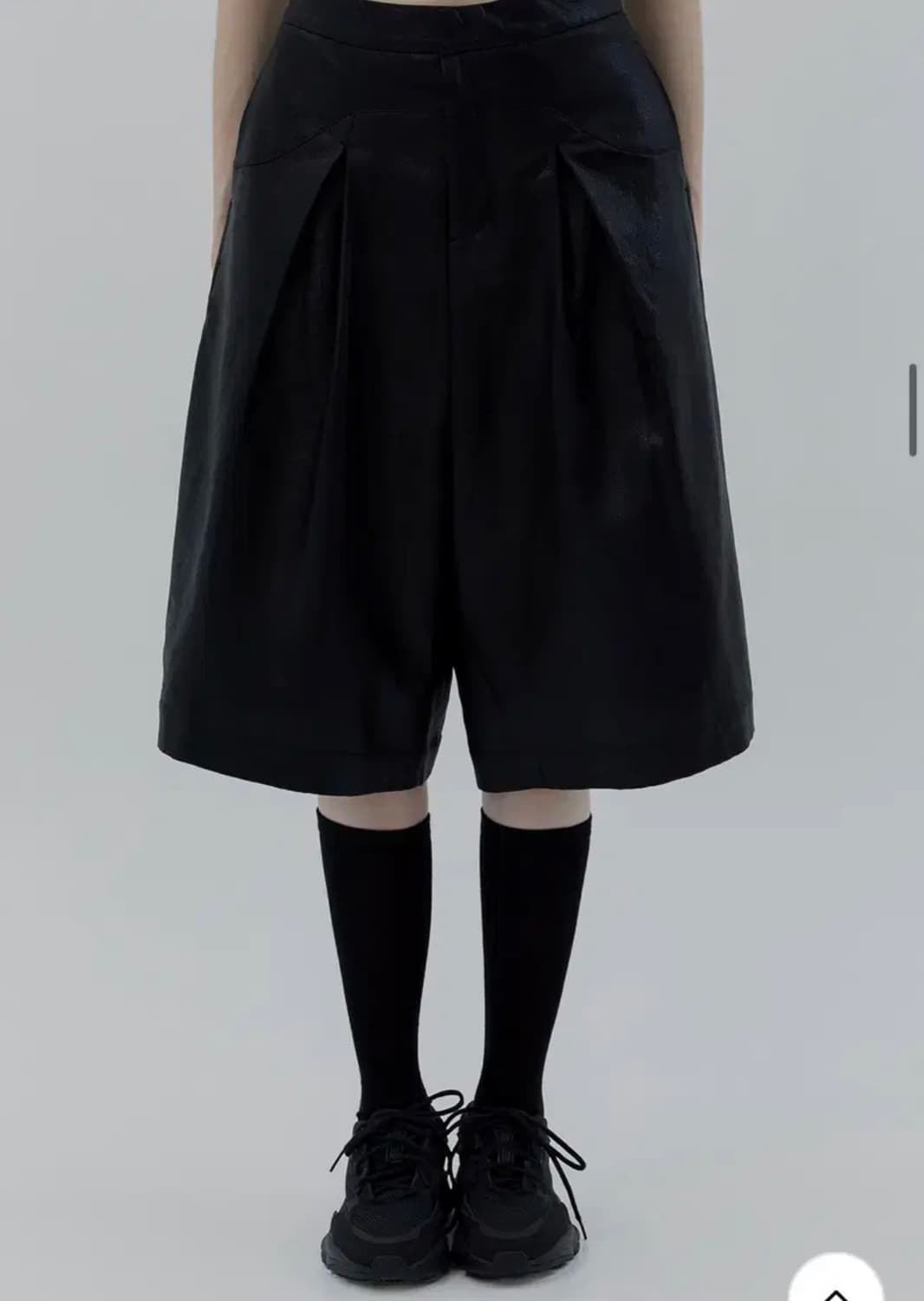 트리밍버드 커브 라인 하프 팬츠 블랙 상품이미지1