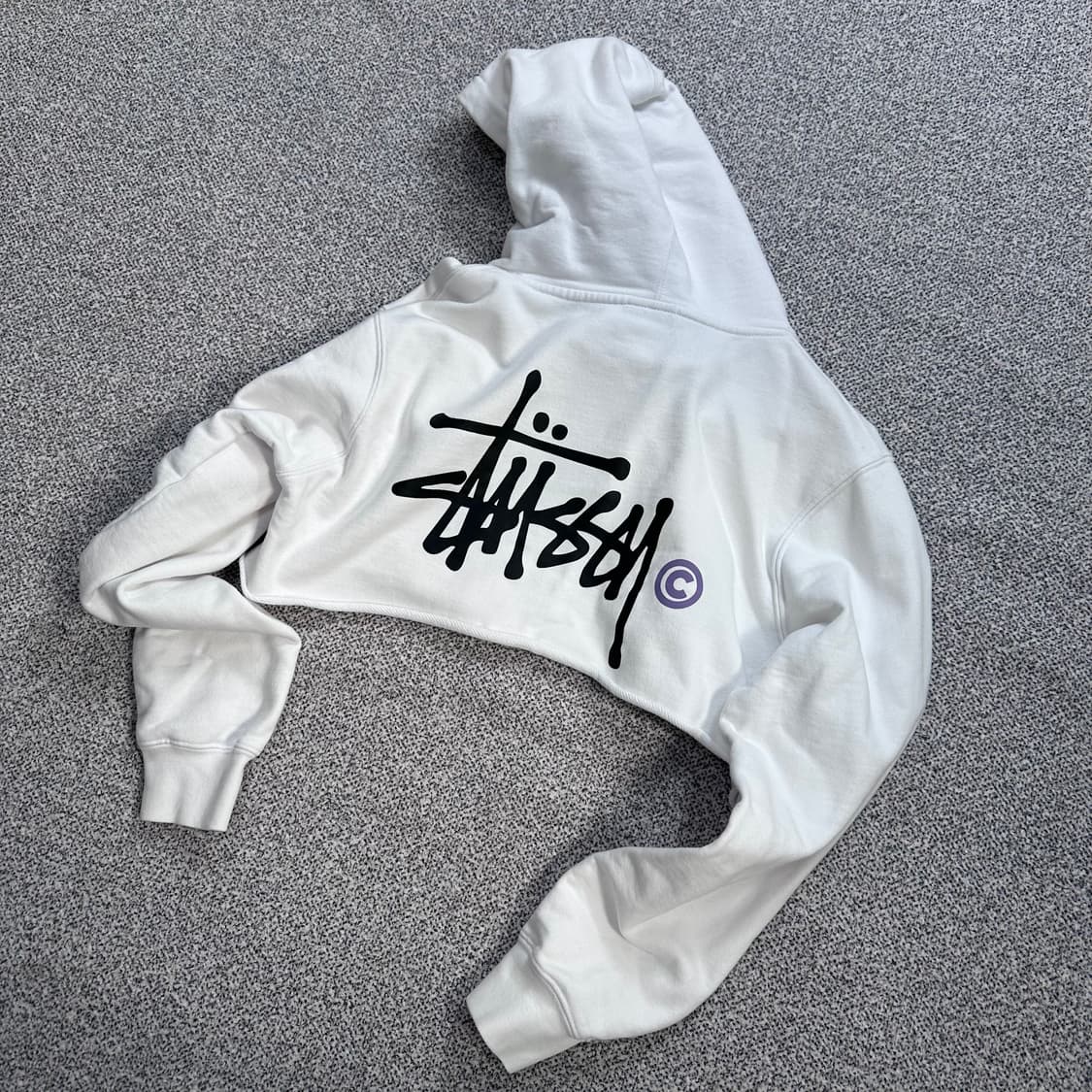 스투시(Stussy) 화이트 컷오프 크롭 후드티 상품이미지2
