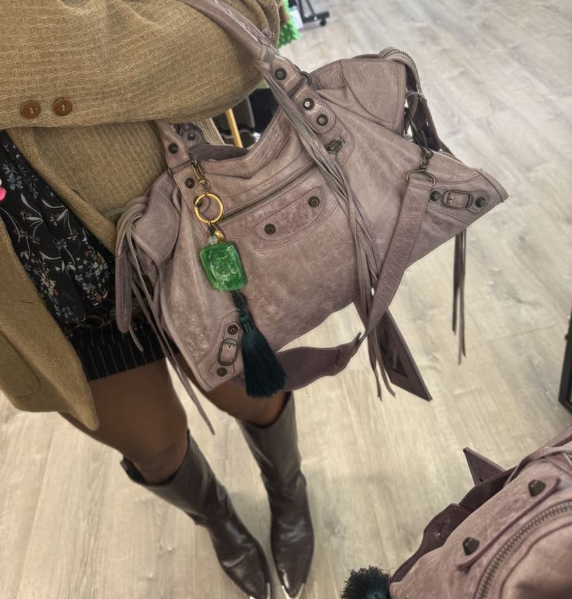 [A 정품] 발렌시아가 시티 모터백 파트타임 연보라 상품이미지10