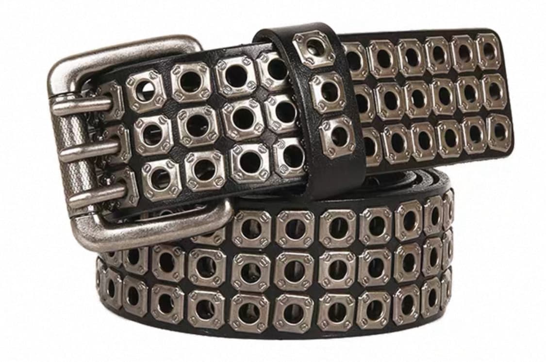 펑크 스타일의 검은색 가죽 아일렛 벨트입니다.  상품이미지4