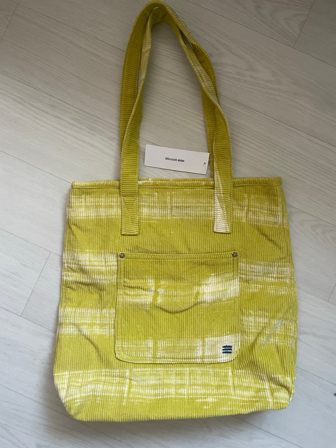 얼반아웃피터스 코듀로이 토트백 상품이미지1