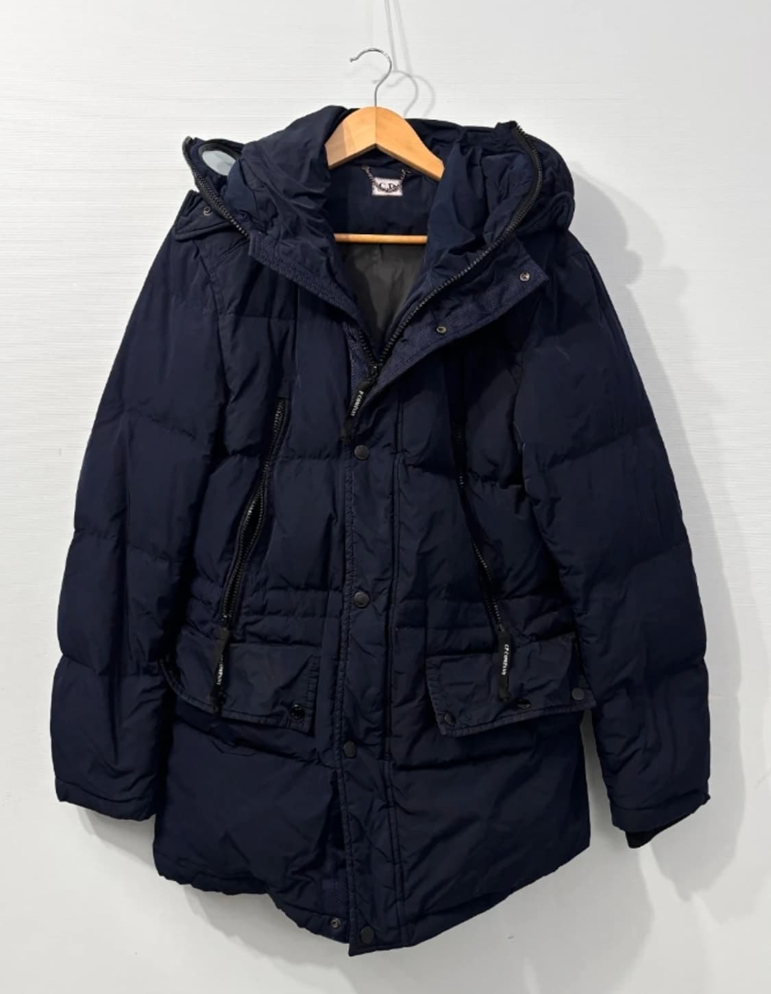 CP컴퍼니 고글 패딩 다크네이비 105 상품이미지3