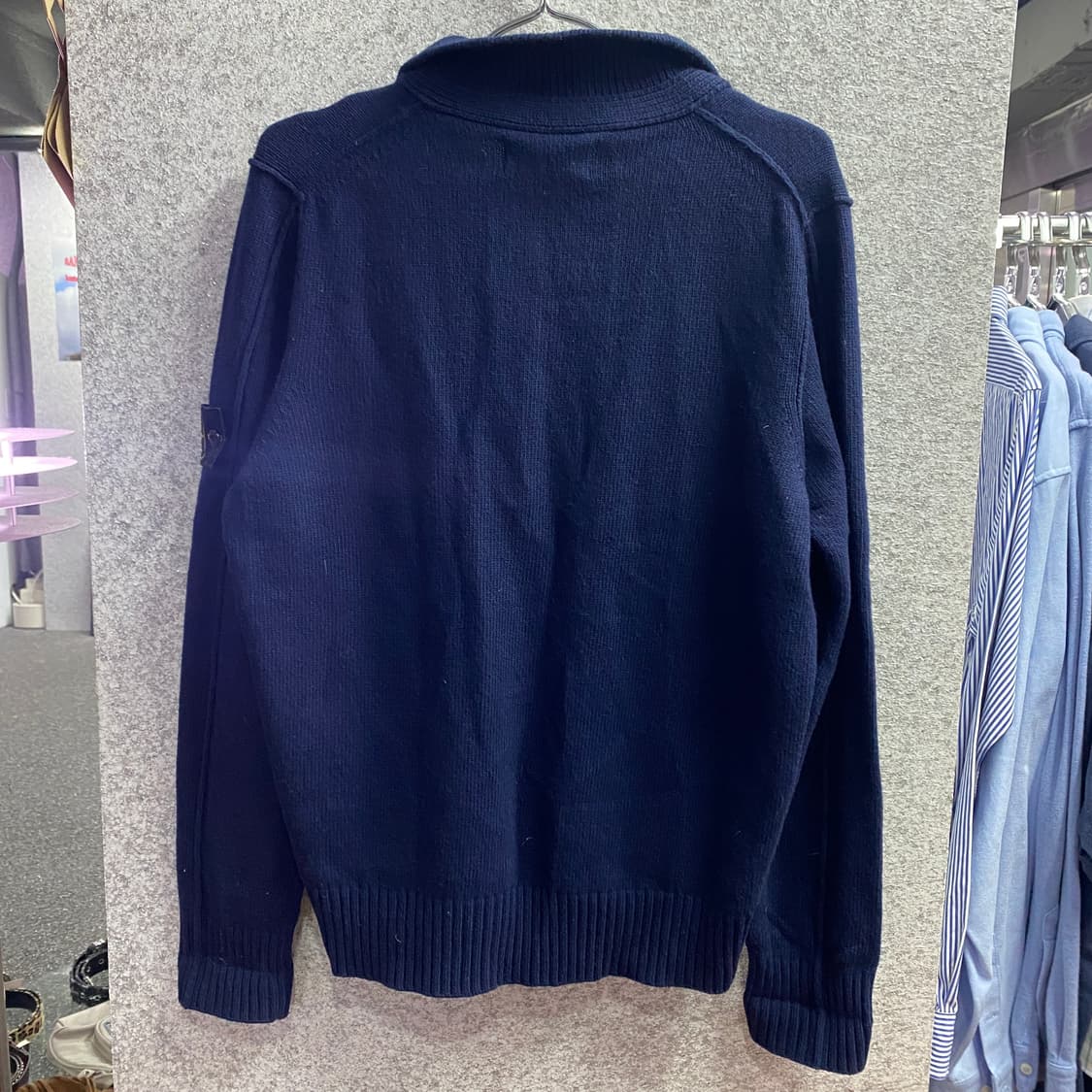 스톤아일랜드 네이비 하프 버튼 반집업 니트 B3900  상품이미지5