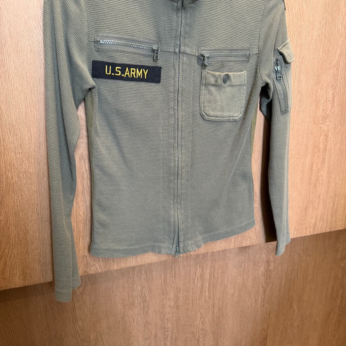 아비렉스 하이넥 와플 집업 자켓 밀리터리 패치 디테일 슬림핏 카키 상품이미지4