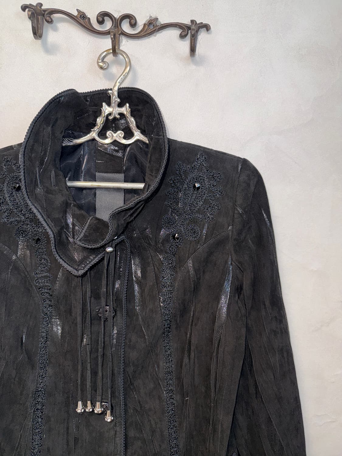 Black oriental details suede strap jk 상품이미지4