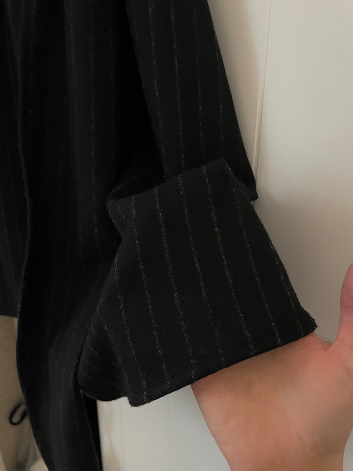 핀스트라이프 울 미디 스커트 블랙 상품이미지3