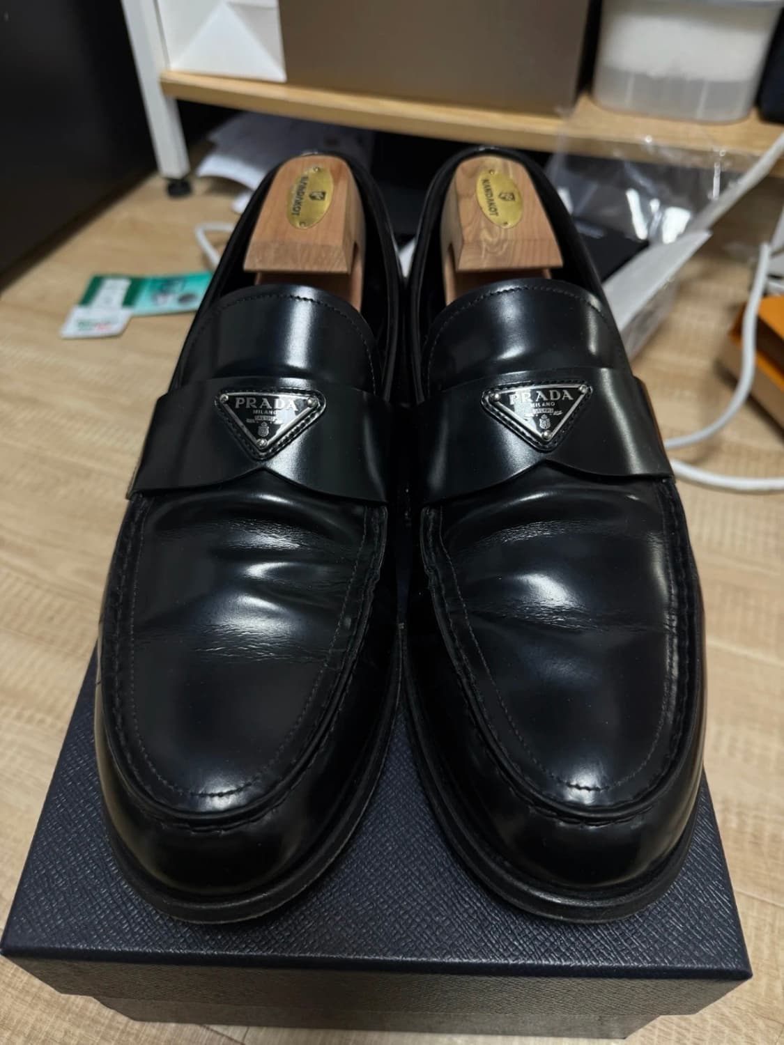 프라다 브러시드 삼각로고 로퍼 8.5사이즈(270~275) 상품이미지2