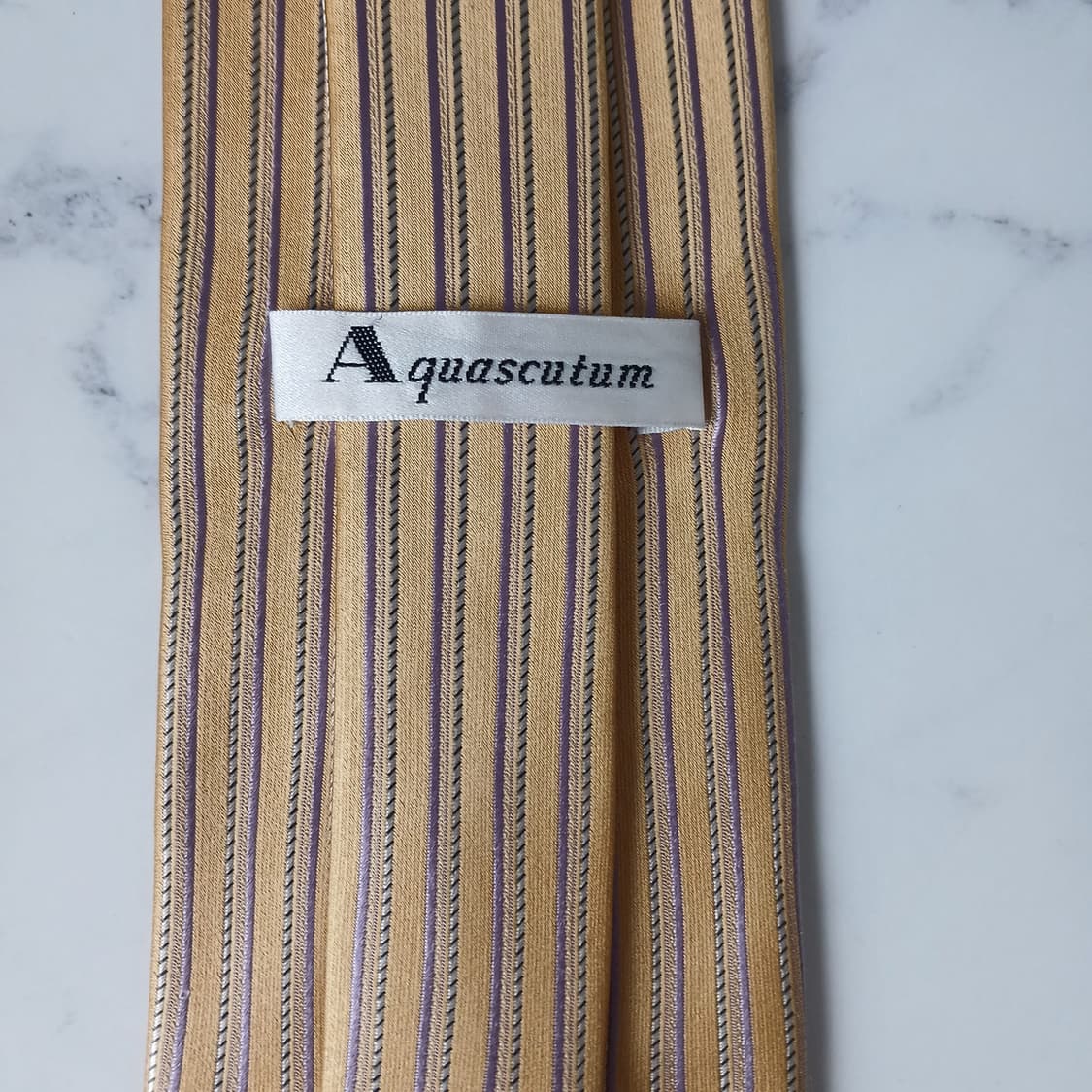 아쿠아스큐텀 넥타이 옐로우 골드 스트라이프 A등급 E897
 상품이미지5