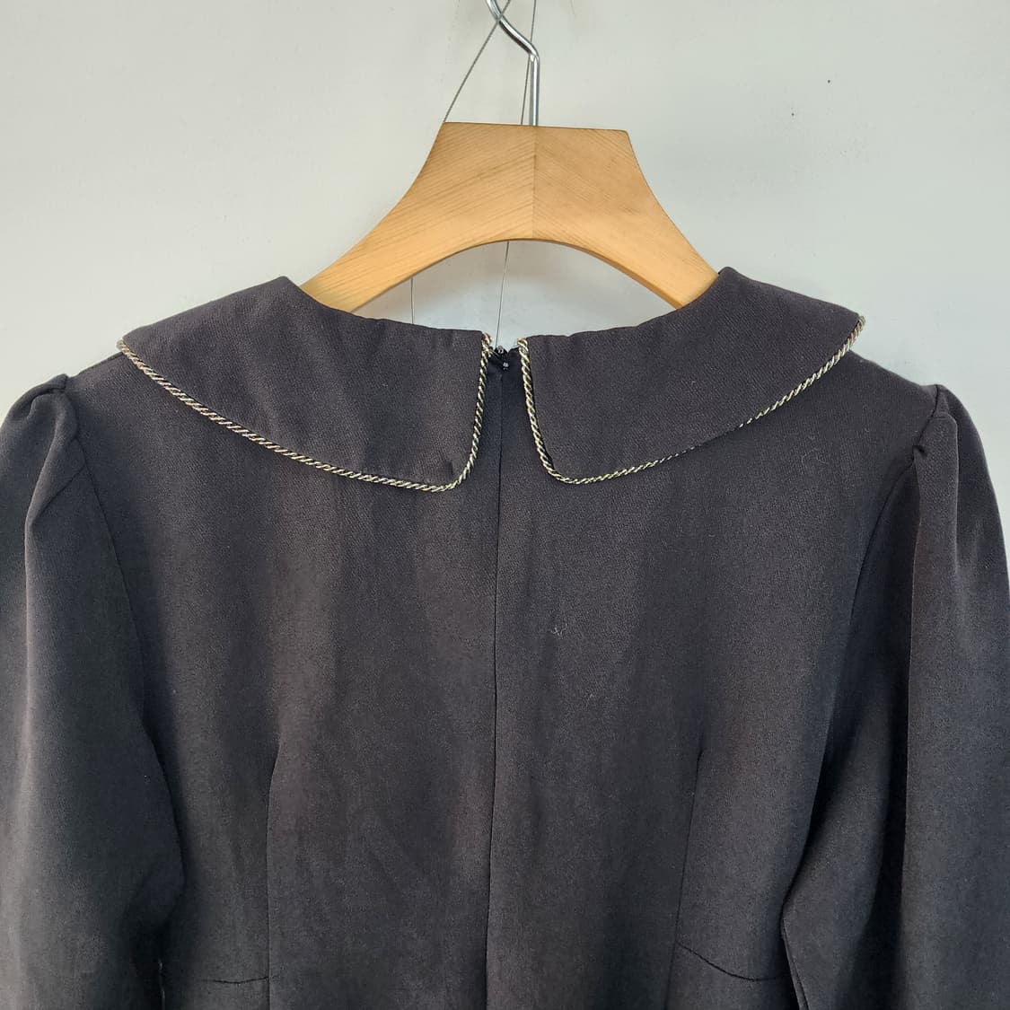 빅카라 빅사이즈 금장 카라 블랙 원피스 상품이미지5