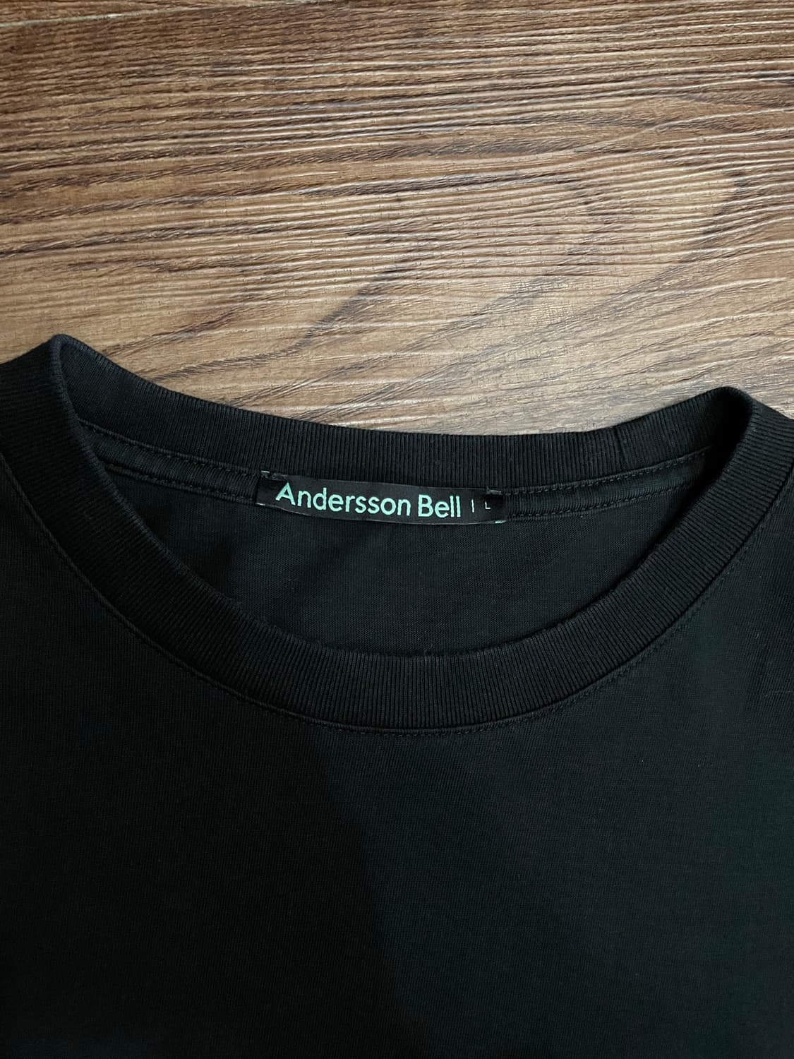 앤더슨벨 블랙 프린팅 롱슬리브 긴팔 상품이미지5