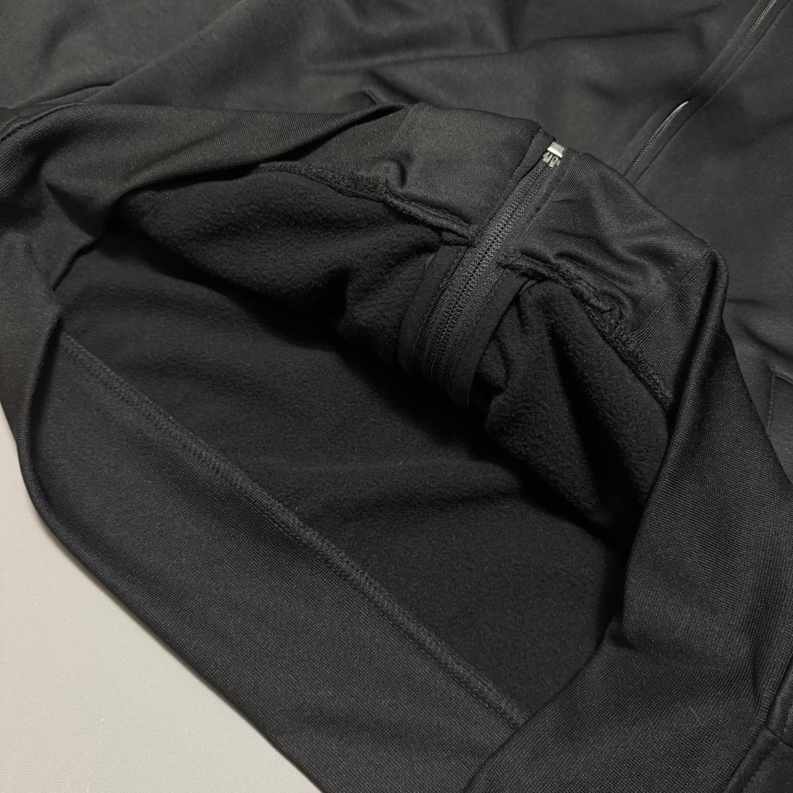 오베이(OBEY) 블랙 페이스 자수 폴리에스터 집업 스타디움 자켓 상품이미지5