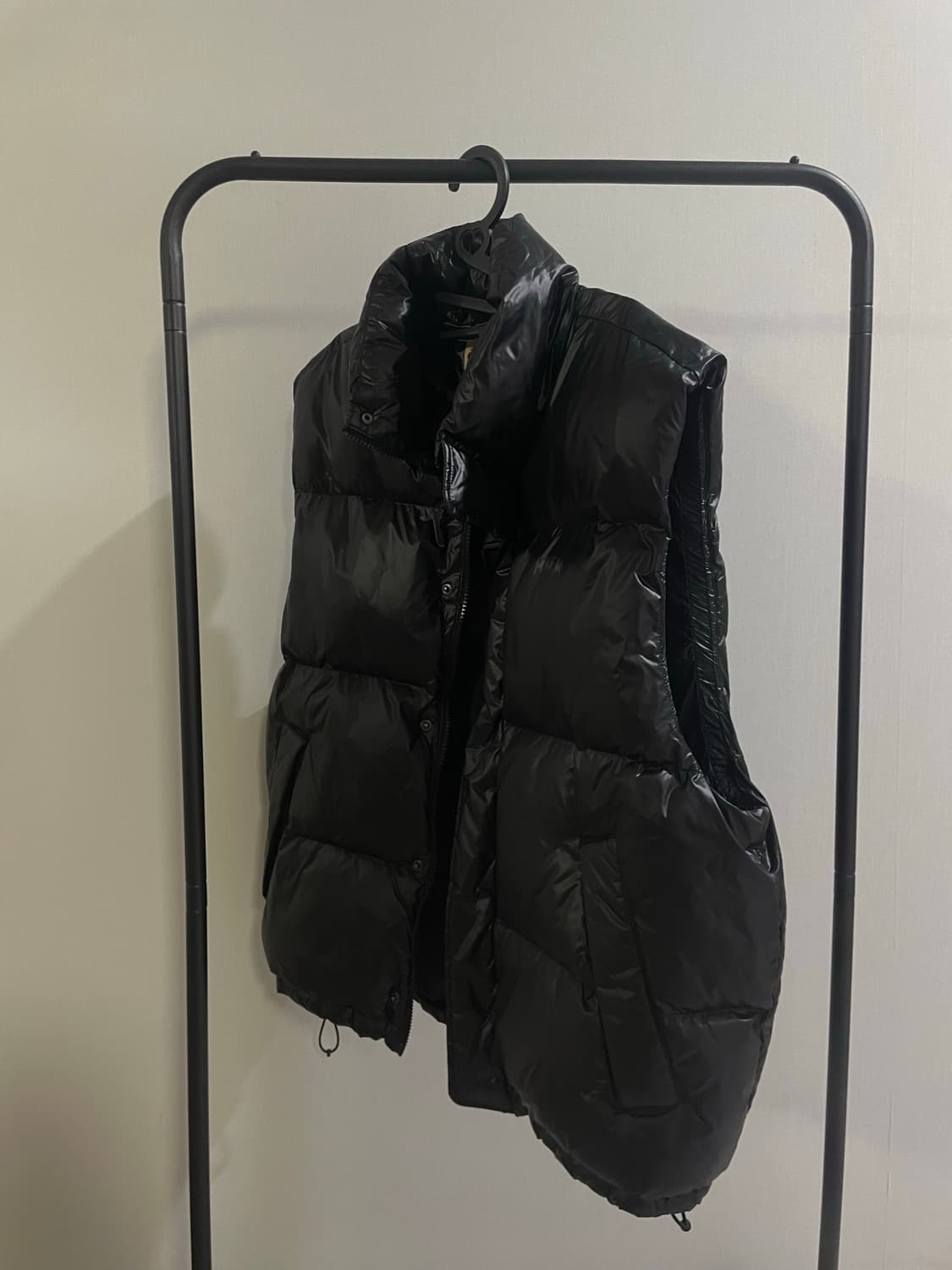 MONOHLOW 패딩 조끼 블랙 상품이미지2