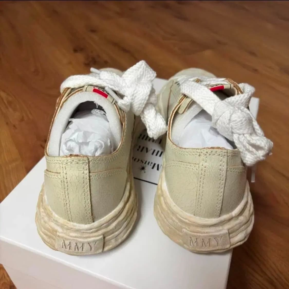 메종 미하라 야스히로 피터슨23 OG 솔 크랙킹 레더 로우탑 상품이미지2