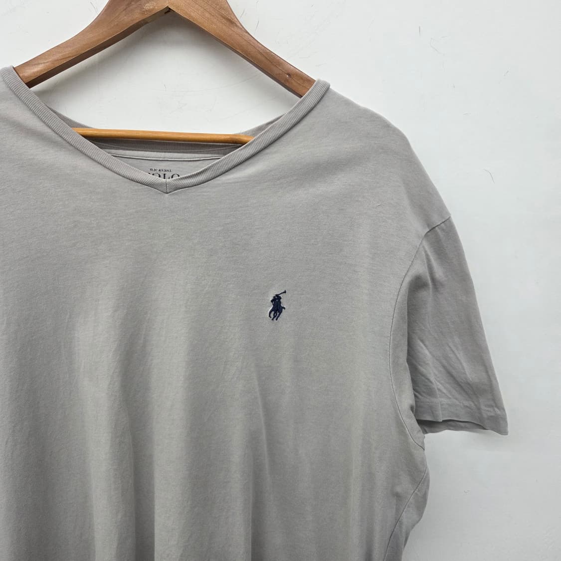 폴로 랄프로렌 브이넥 반팔티 그레이 남L 상품이미지3