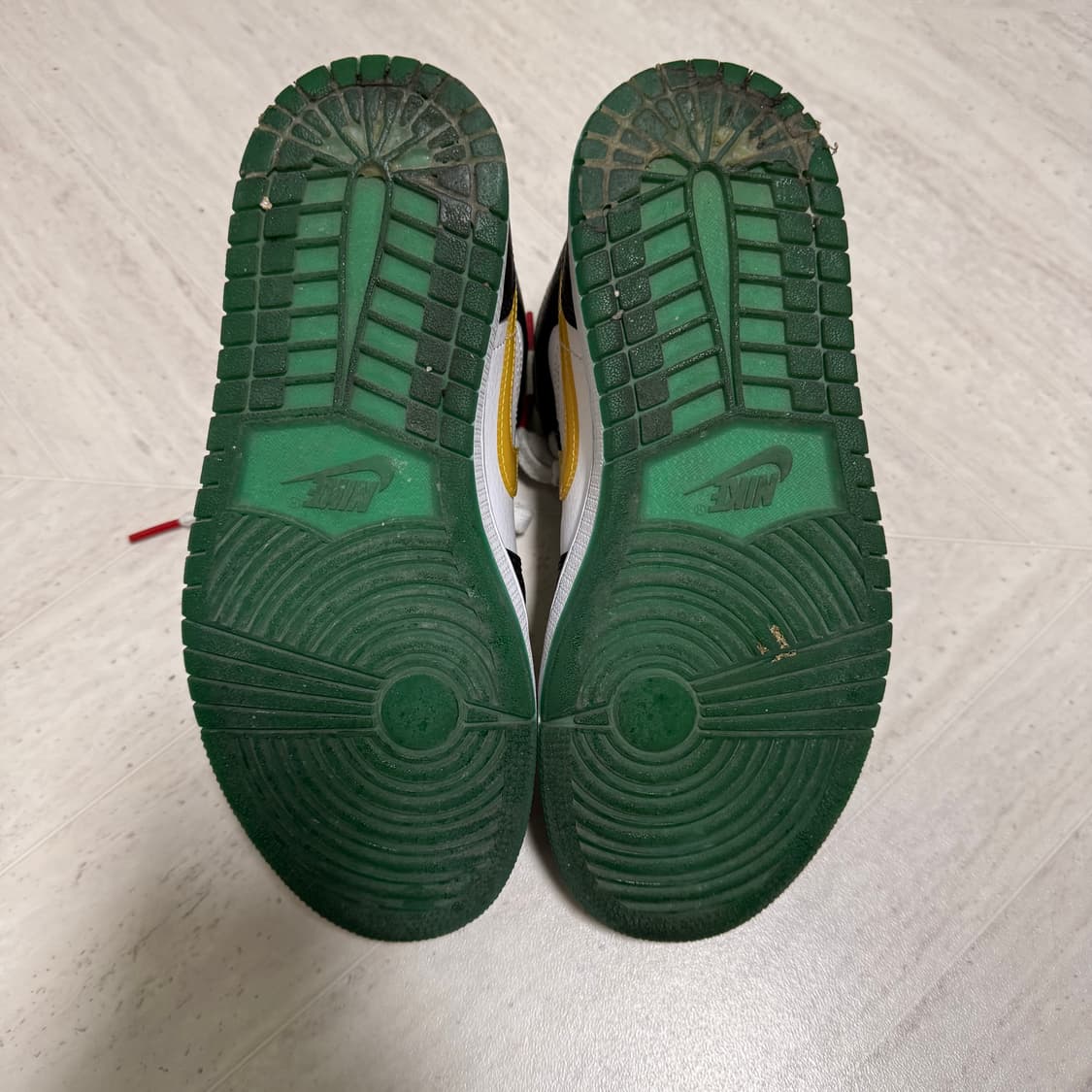 [W245] 조던 1 미드 얼터네이트 스우시 상품이미지5