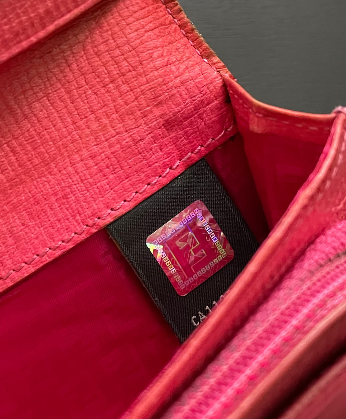 [정품] 펜디 주카 FF 지갑 장지갑 핑크 안감 상품이미지4