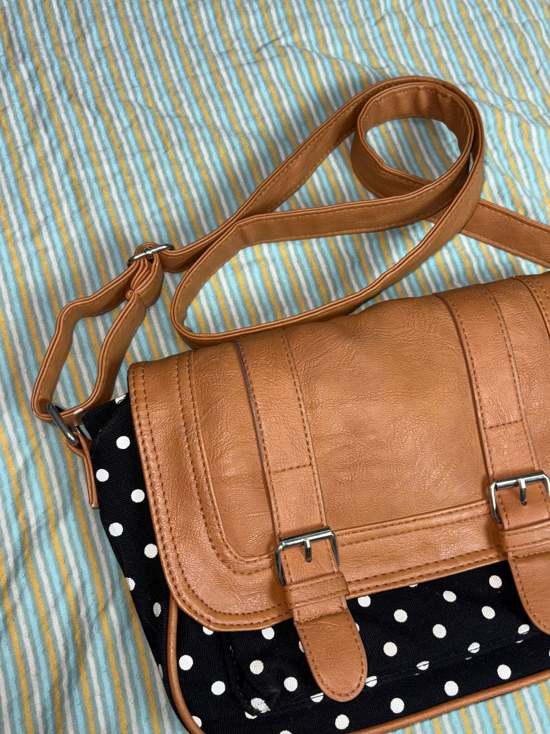 블랙 도트 가죽 크로스백 상품이미지6