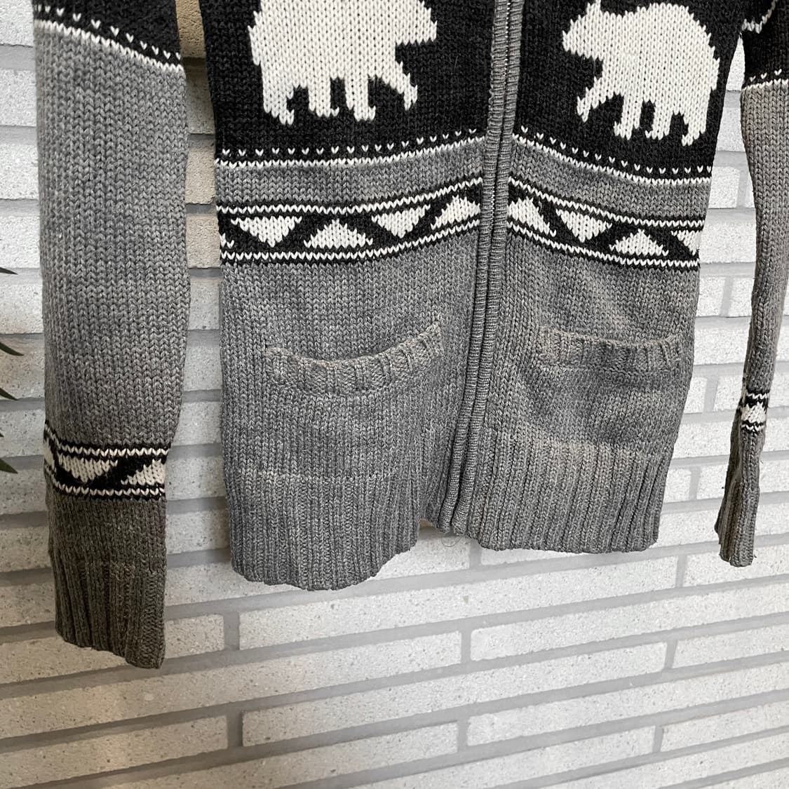 CANADA VINTAGE 코위찬 니트 가디건 베어 패턴 디테일 그레이 상품이미지5