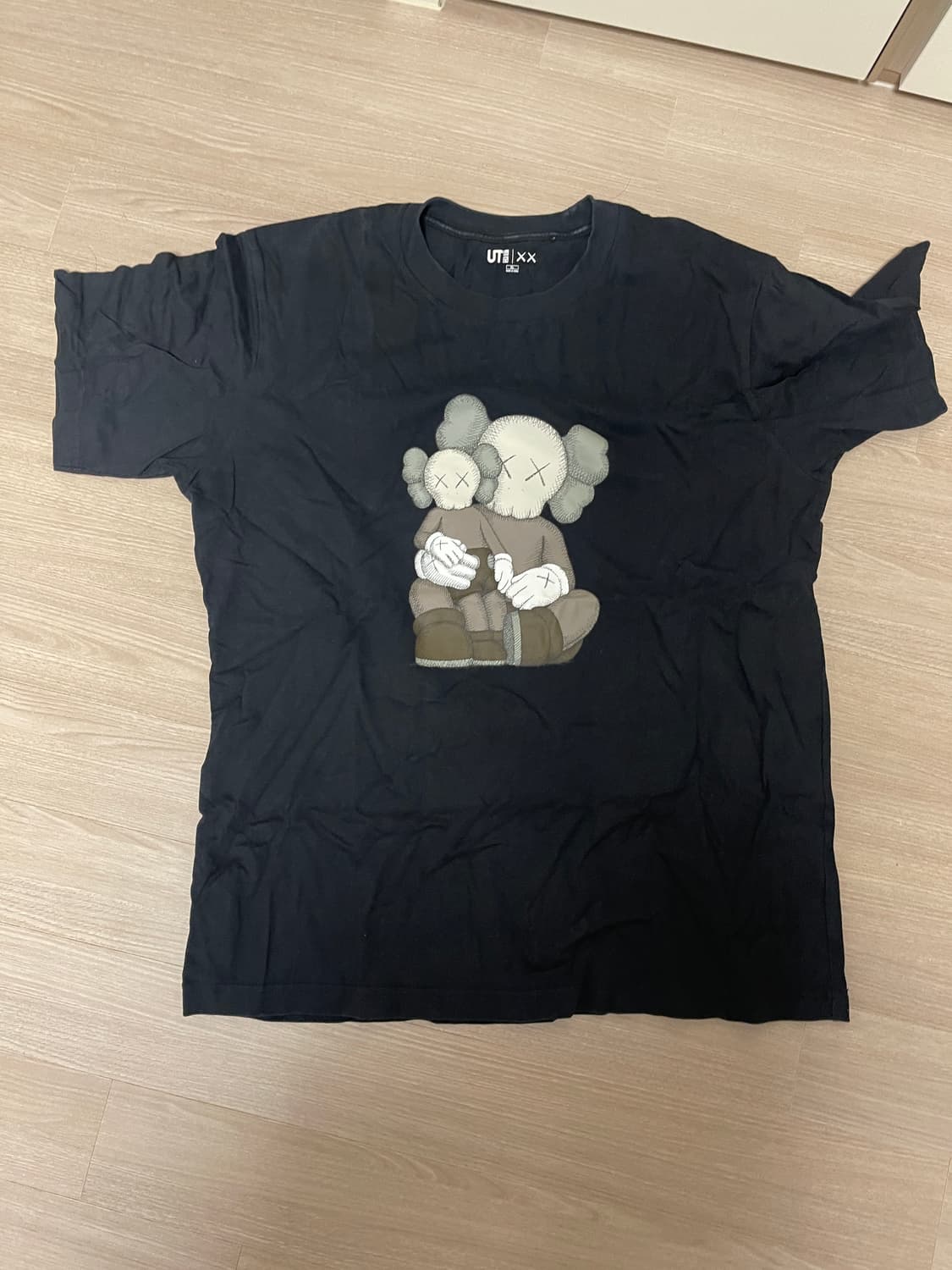 유니클로 카우스 반팔 상품이미지1