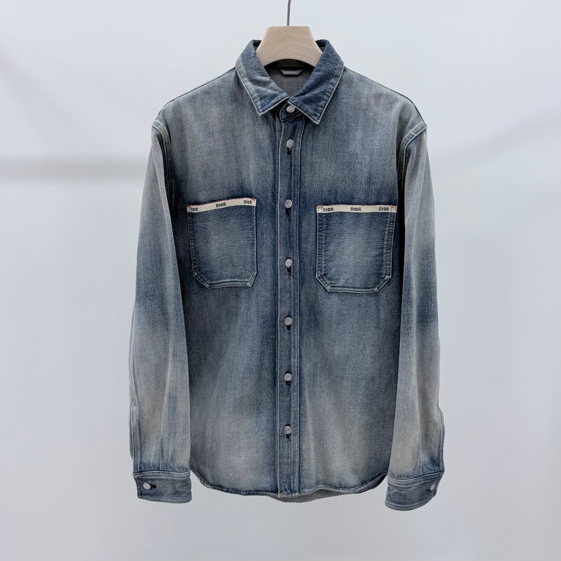 [S+급/37] 디올 셀비지 포켓 로고 워싱 데님 셔츠 자켓 상품이미지1