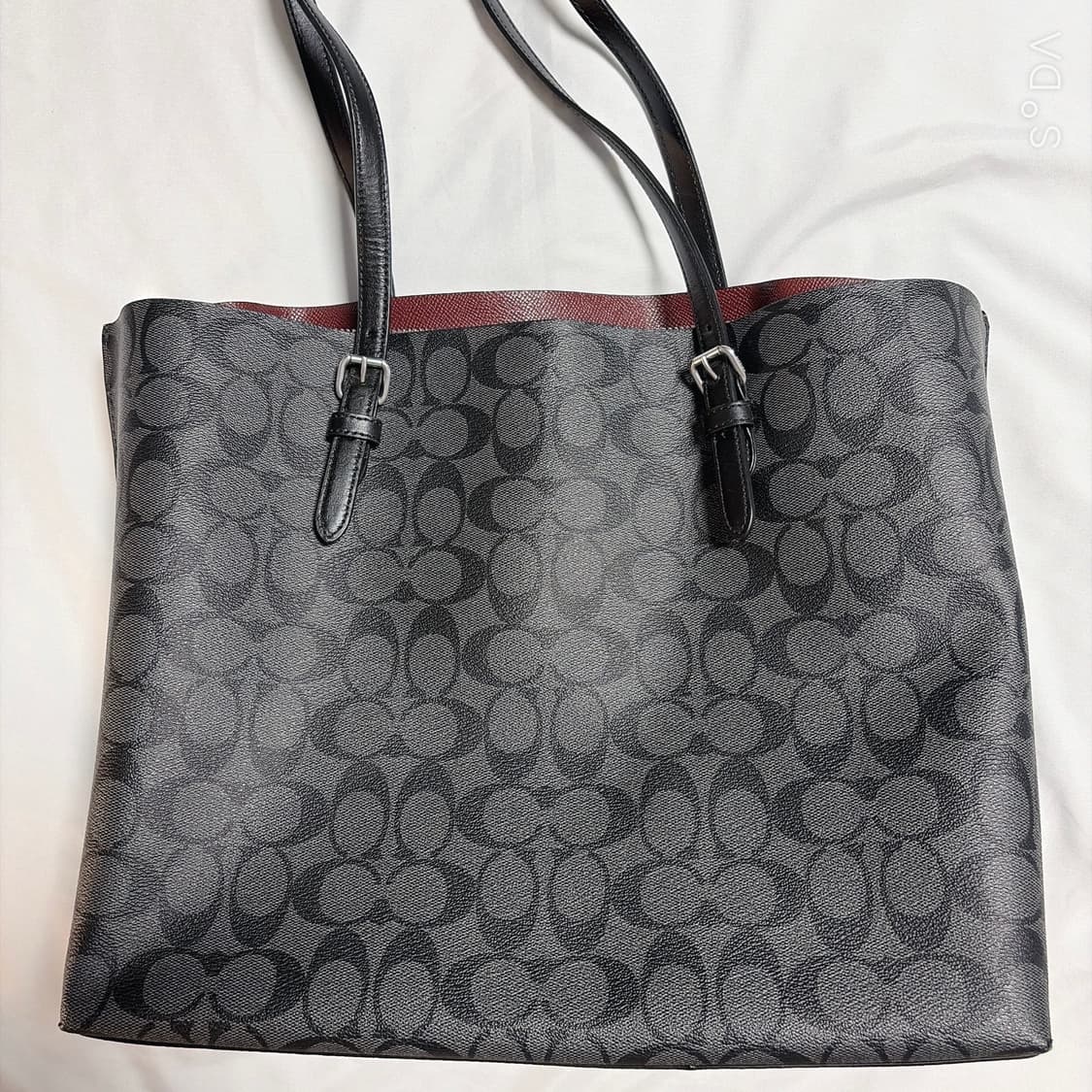 코치 시그니처 블랙 숄더백 상품이미지3