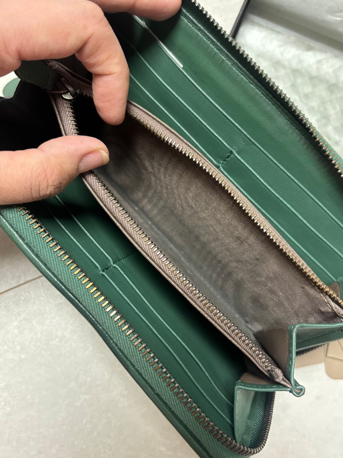 보테가베네타 인트레치아토 그린 지퍼 장지갑 상품이미지7