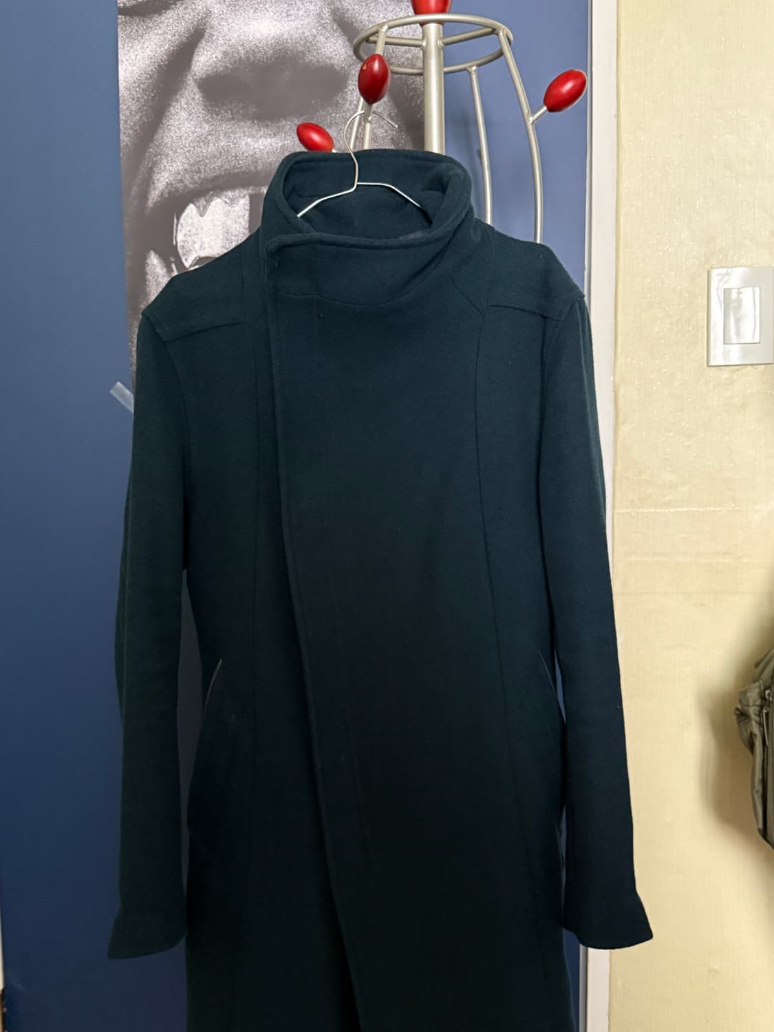 슈리셀 비대칭 하이넥 코트 상품이미지1