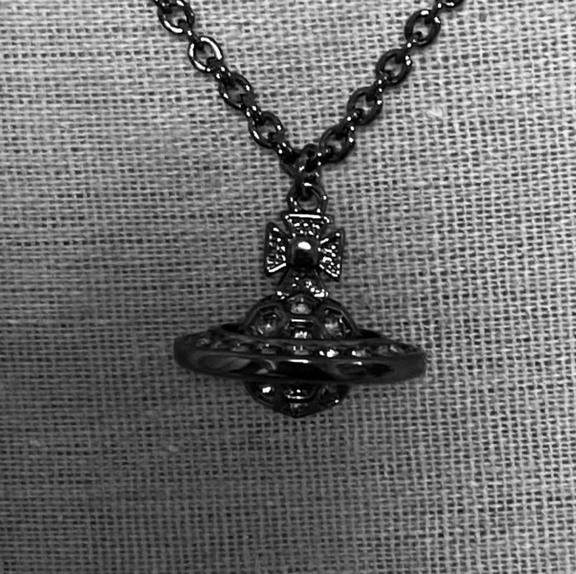 비비안웨스트우드 아카이브 화이트크리스탈 그레이실버 orb 팬던트 목걸이 상품이미지6