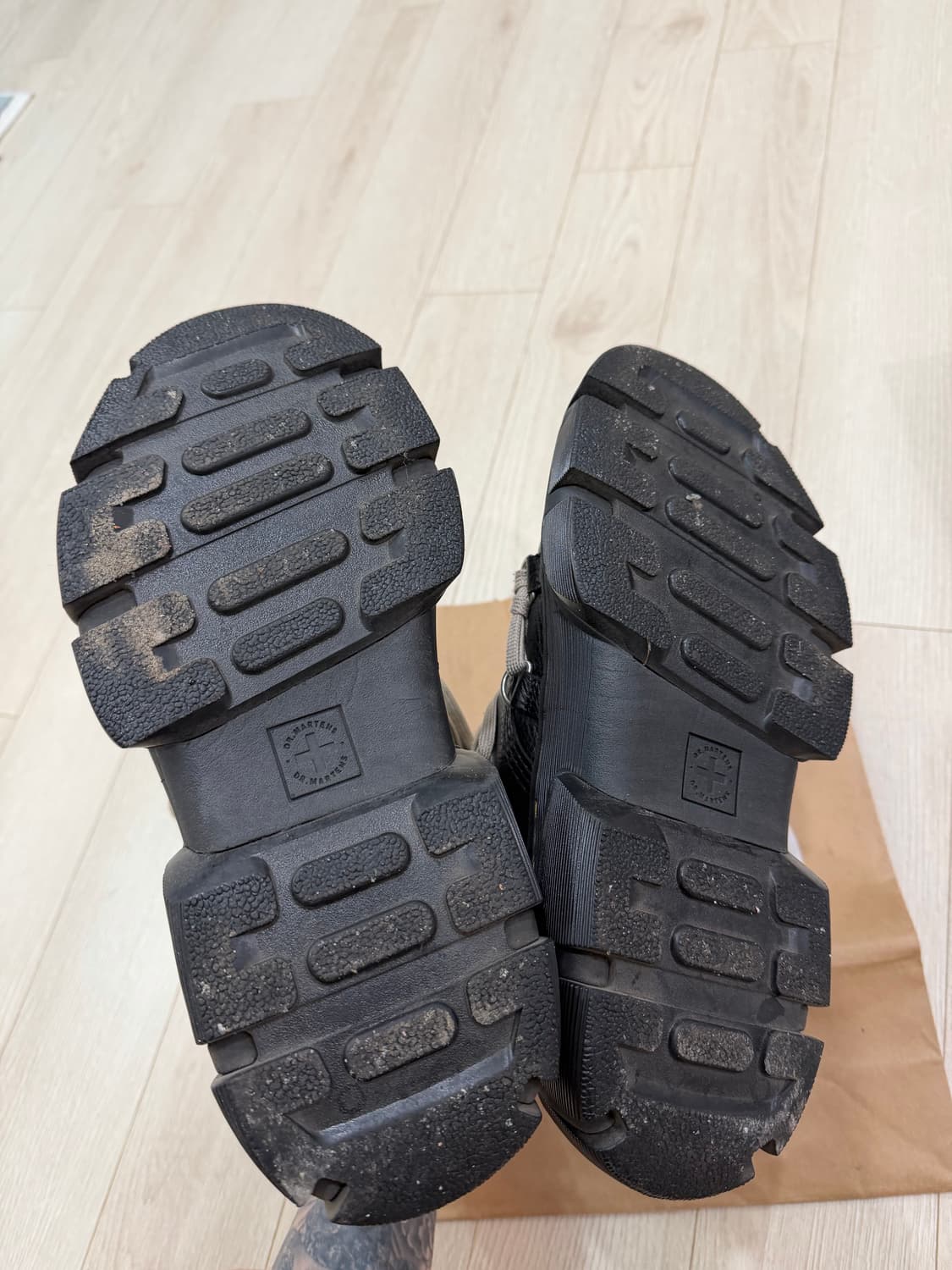 Uk8)닥터마틴 릭오웬스 1460 DMXL 메가레이스 팝니다. 상품이미지9