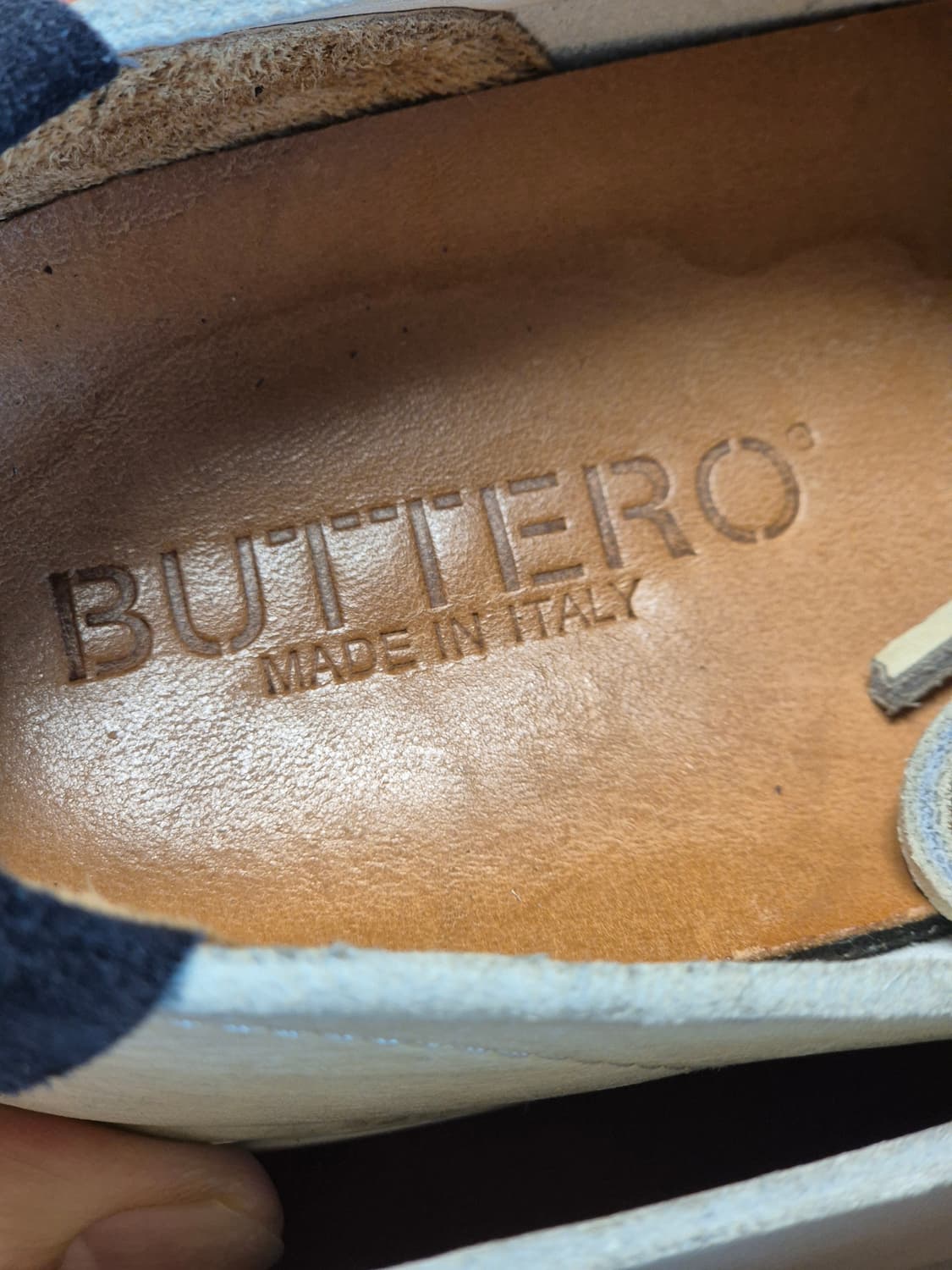 실착용2회 255-260 (40) 부테로 타니노 베이지+네이비스웨이드 상품이미지7