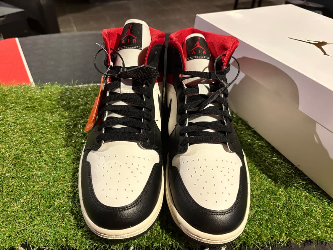 [새상품/w285]조던1미드 블랙짐레드 정가이하 상품이미지4