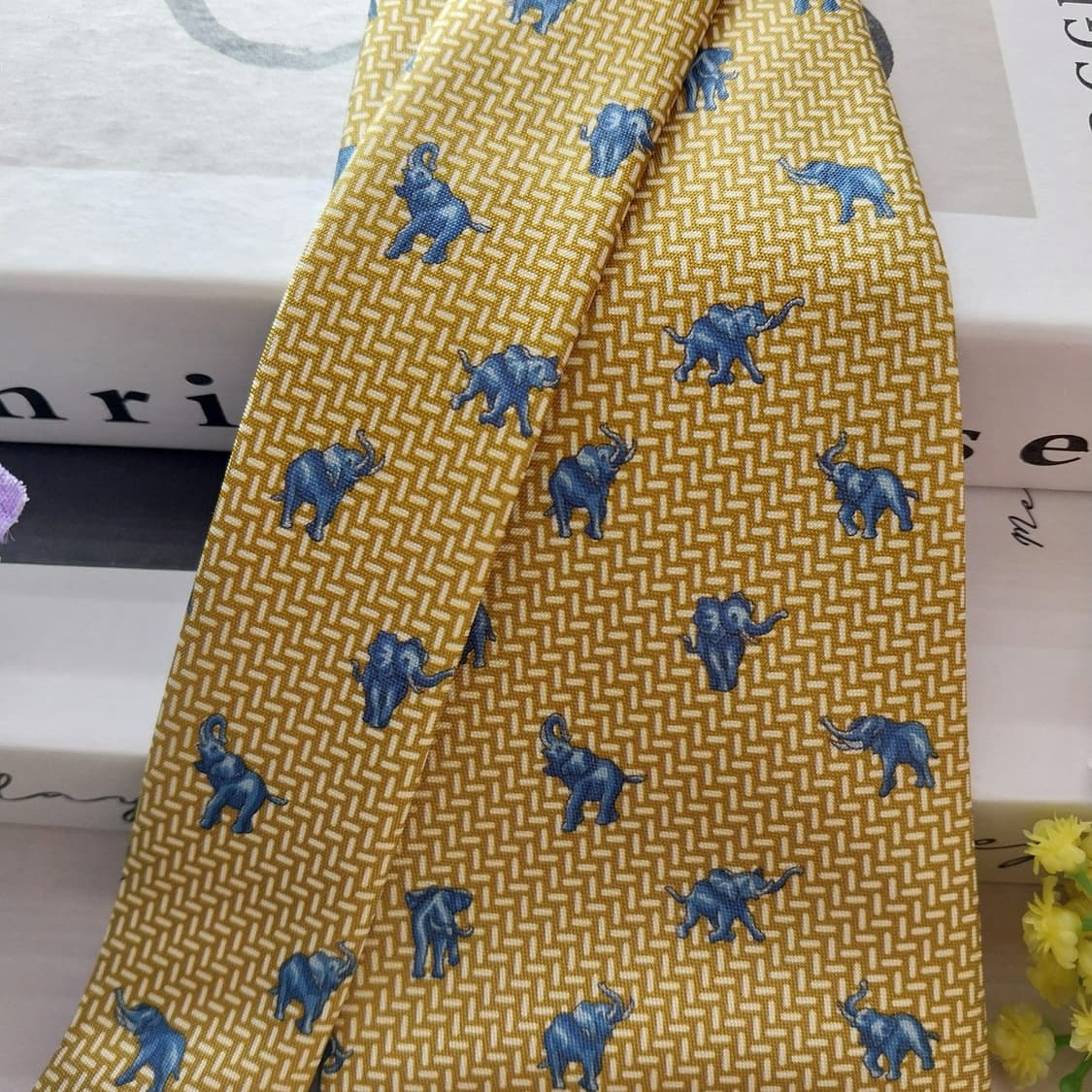 짐톰슨 실크 옐로우 코끼리 패턴 넥타이 9.5cm A+등급 K1307
 상품이미지3