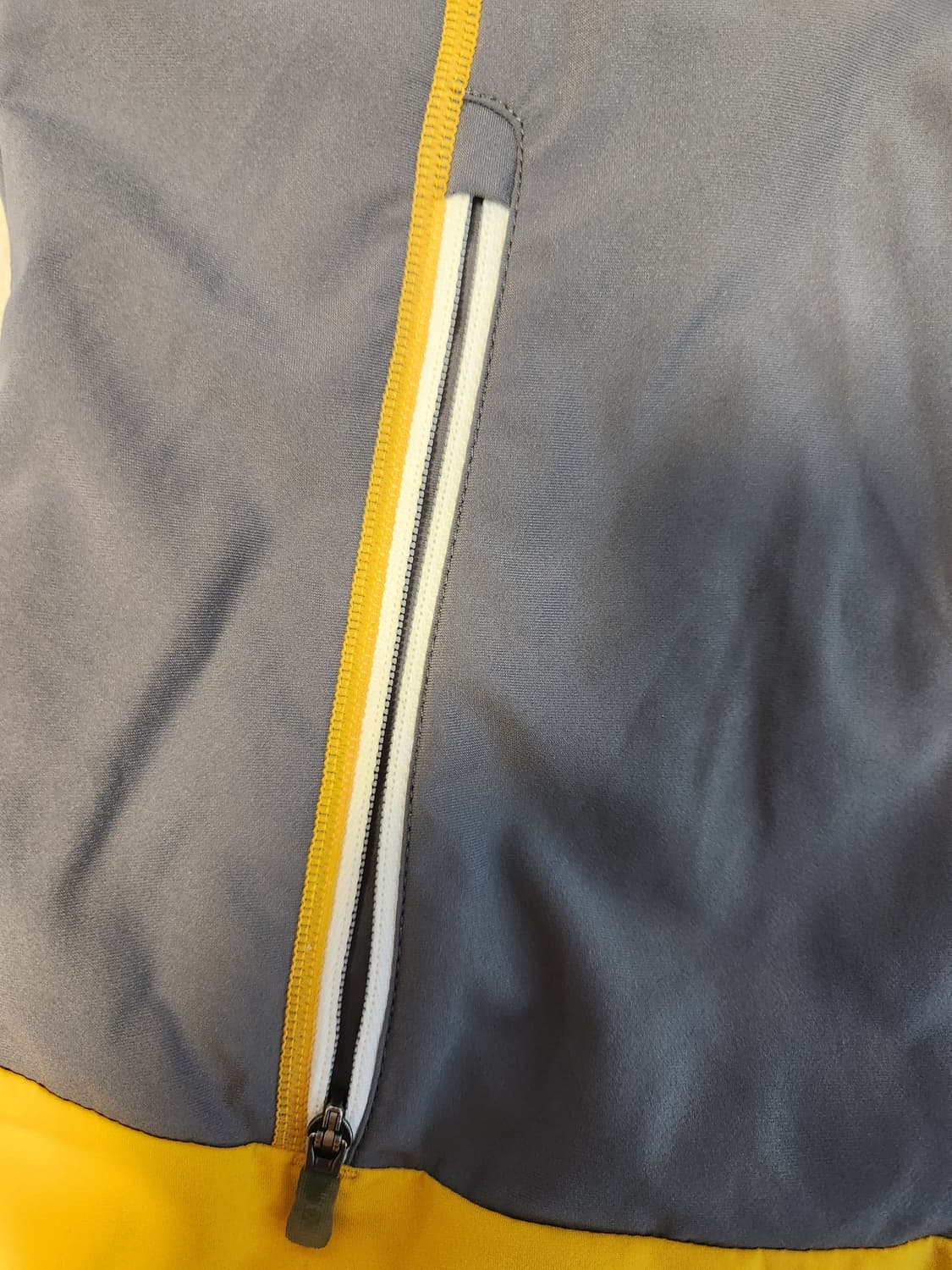 디스커버리 멀티스포츠 바람막이 자켓 사이즈100 L

4시즌용 후드 바람 상품이미지5