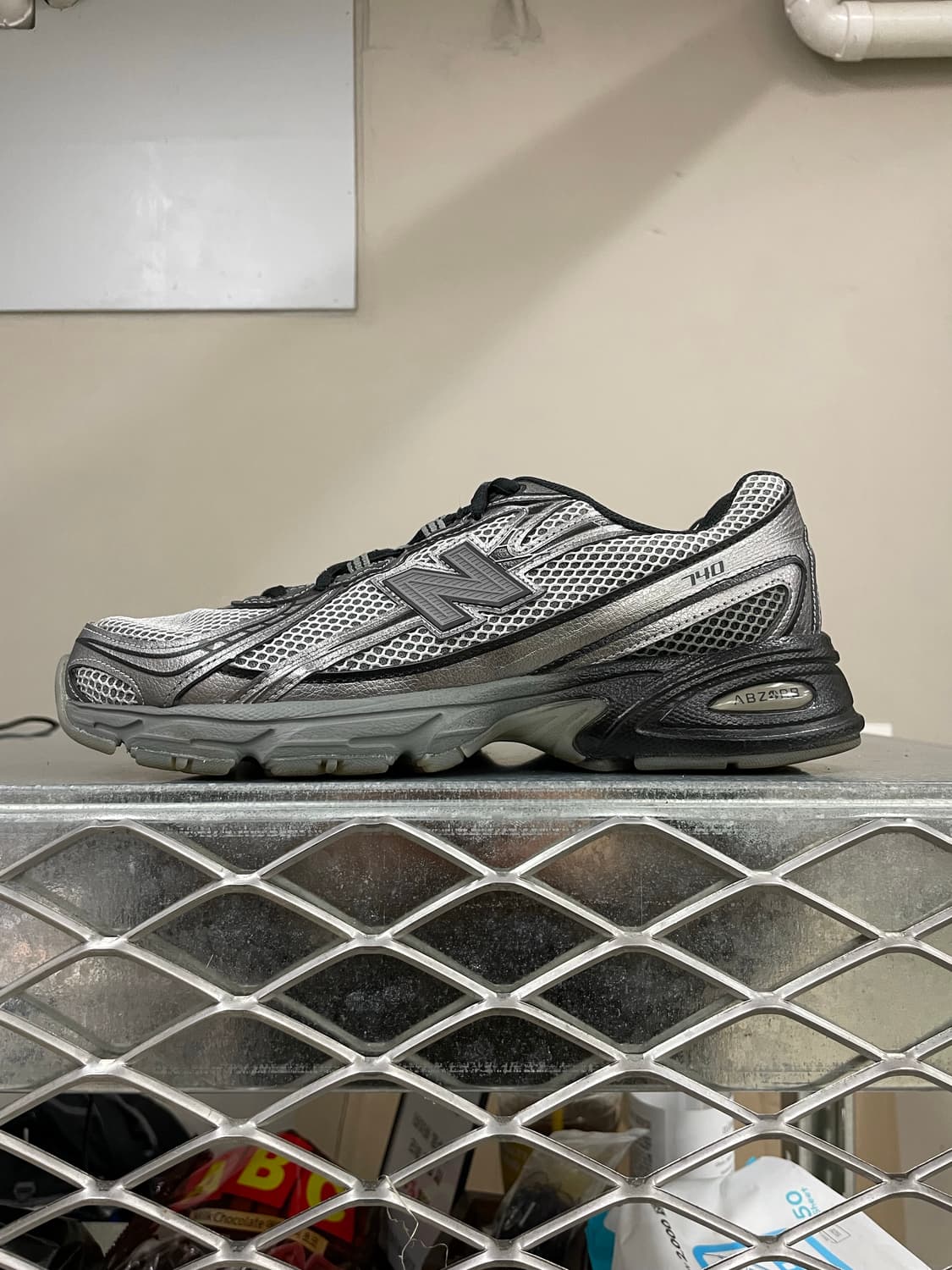 뉴발란스 740 다크 실버 메탈릭 265 (gr-4694) 상품이미지1