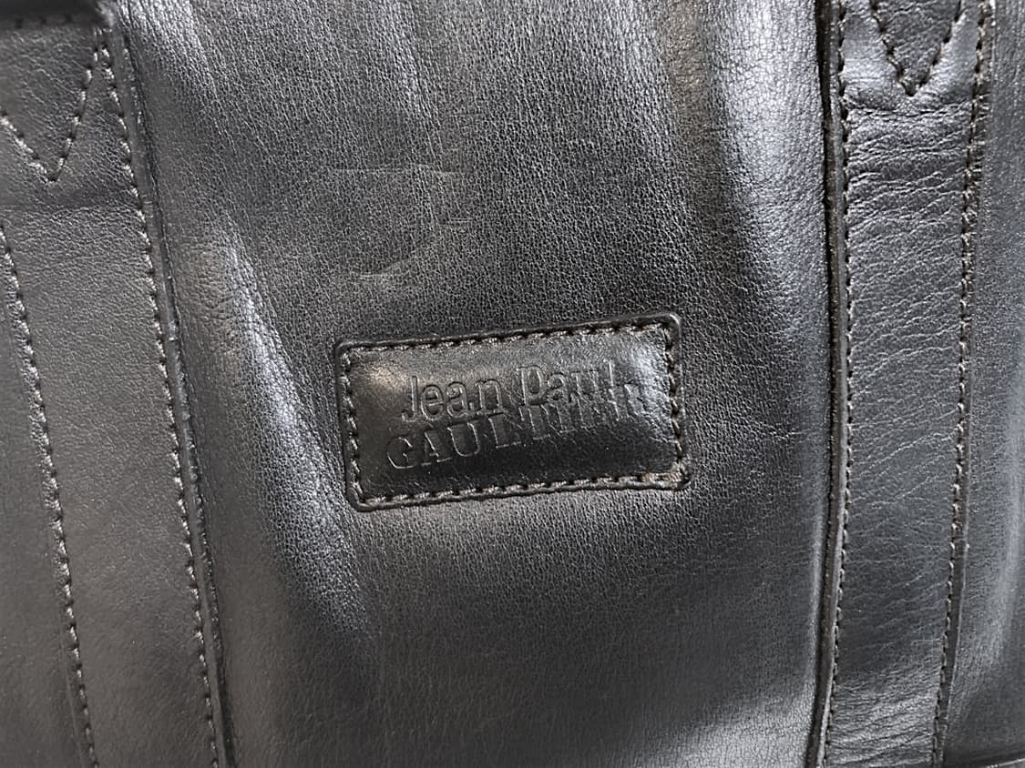 장폴고티에 송아지 가죽 라운드 핸드백 블랙 상품이미지9