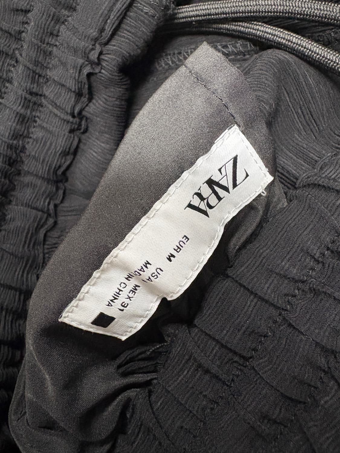 ZARA 플리츠 블랙 와이드 팬츠 상품이미지4