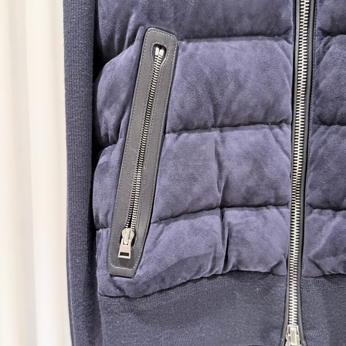 (A+/50) / 톰포드 스웨이드 프론트 집업 니트패딩 상품이미지3