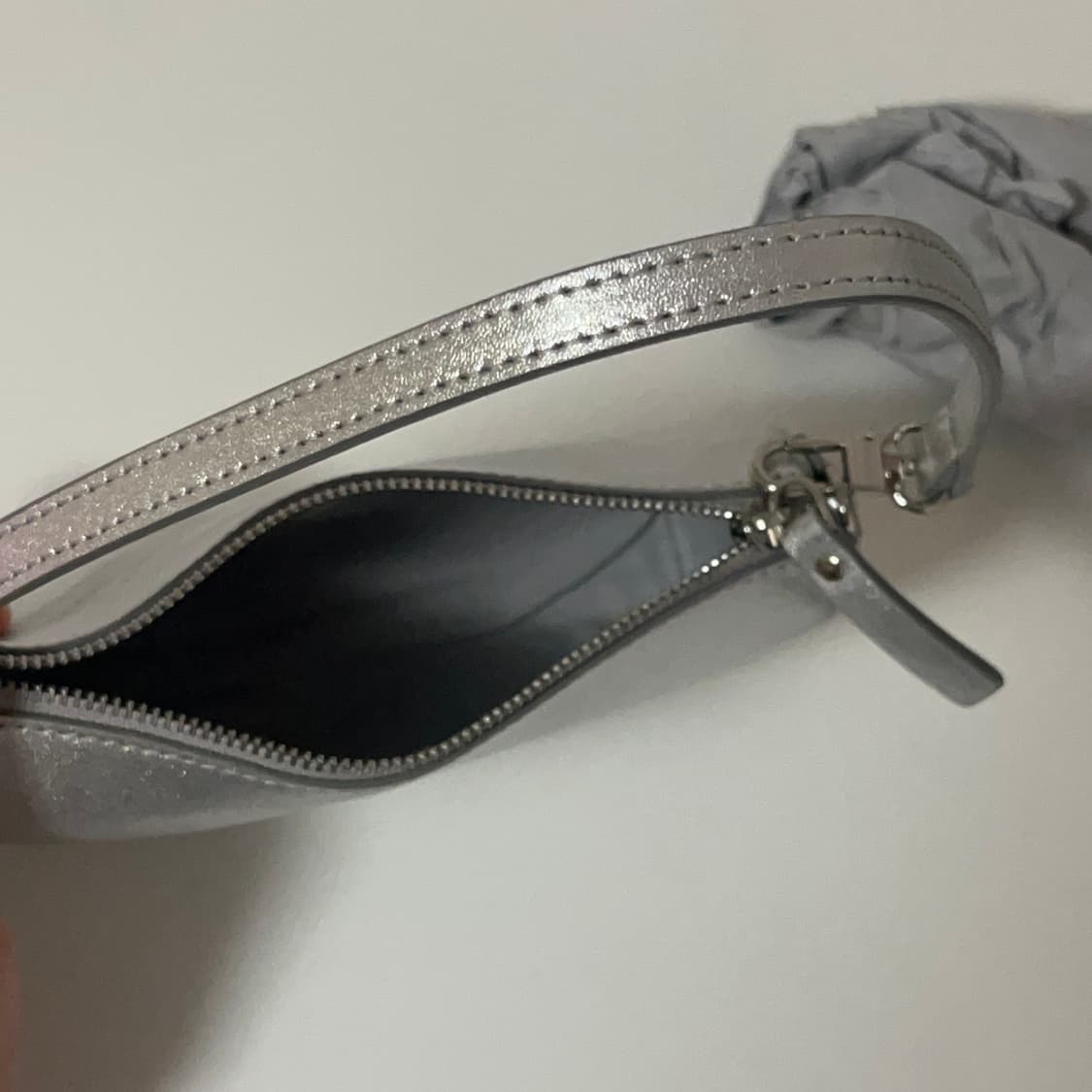 오소이 스펠링백 실버 상품이미지4