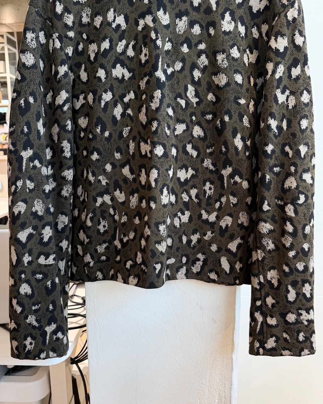 다이앤 본 퍼스텐버그 카키브라운 레오파드 롱슬리브 상품이미지6